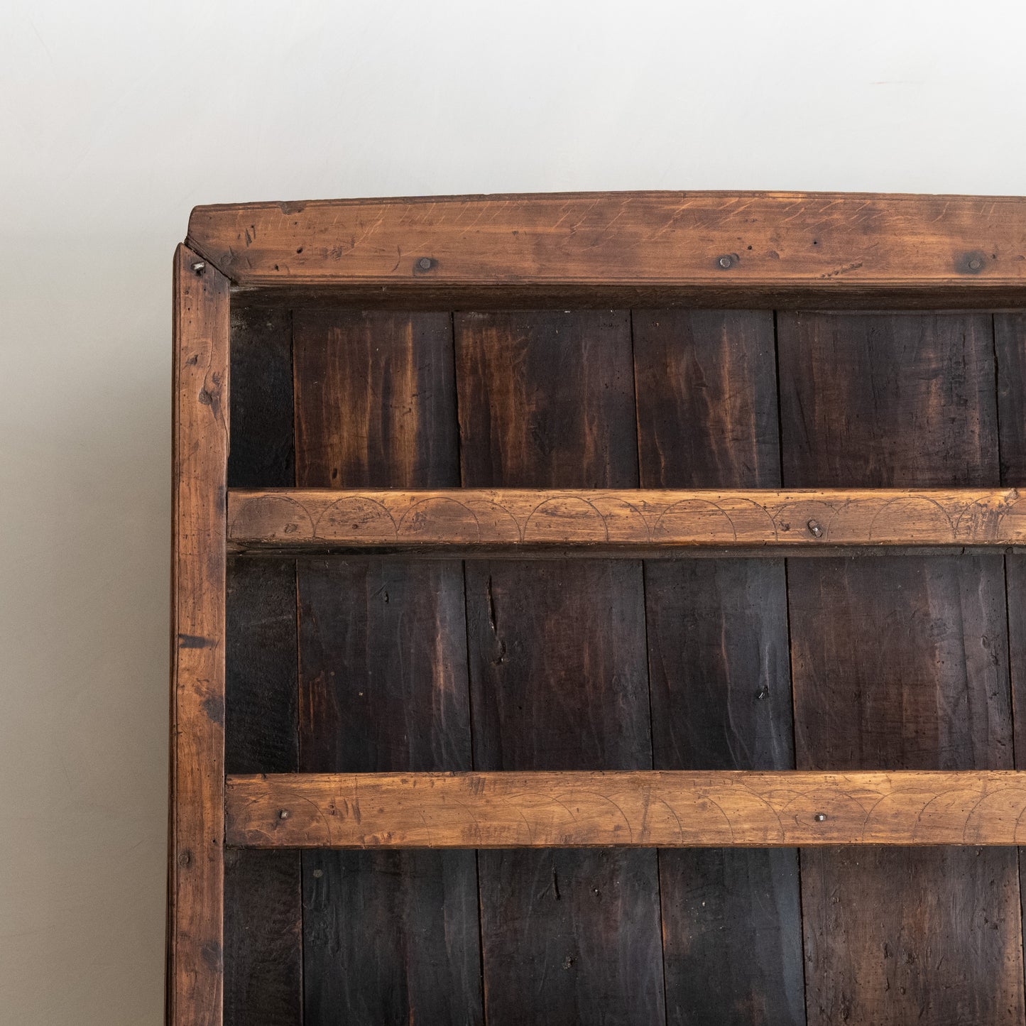 ESTANTERÍA DE MONTAÑA DE PINO MACIZO, ESPAÑA S XIX