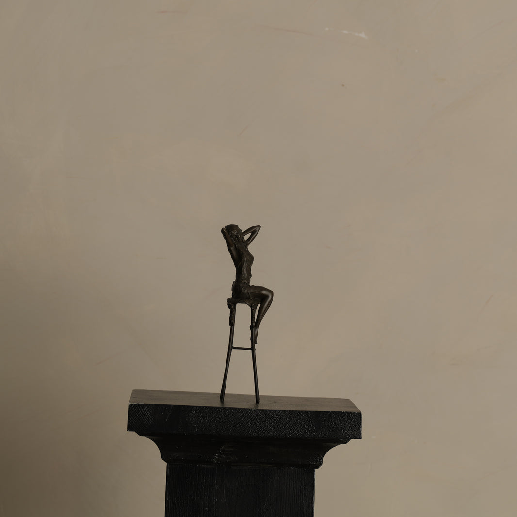 ESCULTURA “MUJER SENTADA” — PIERRE COLLINET