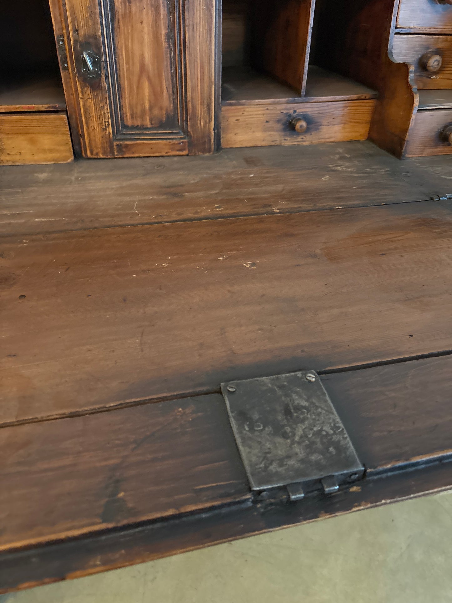 BUREAU FRANCÉS DE FINALES DEL SIGLO XVIII