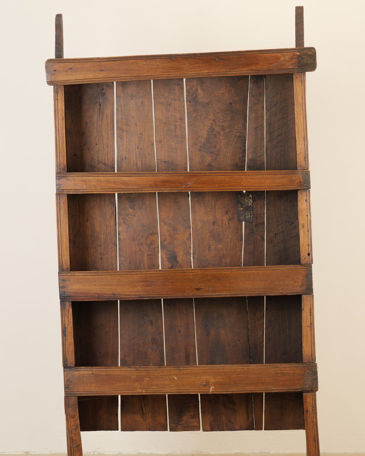 ESTANTERÍA VERNÁCULA EN MADERA, SIGLO XIX
