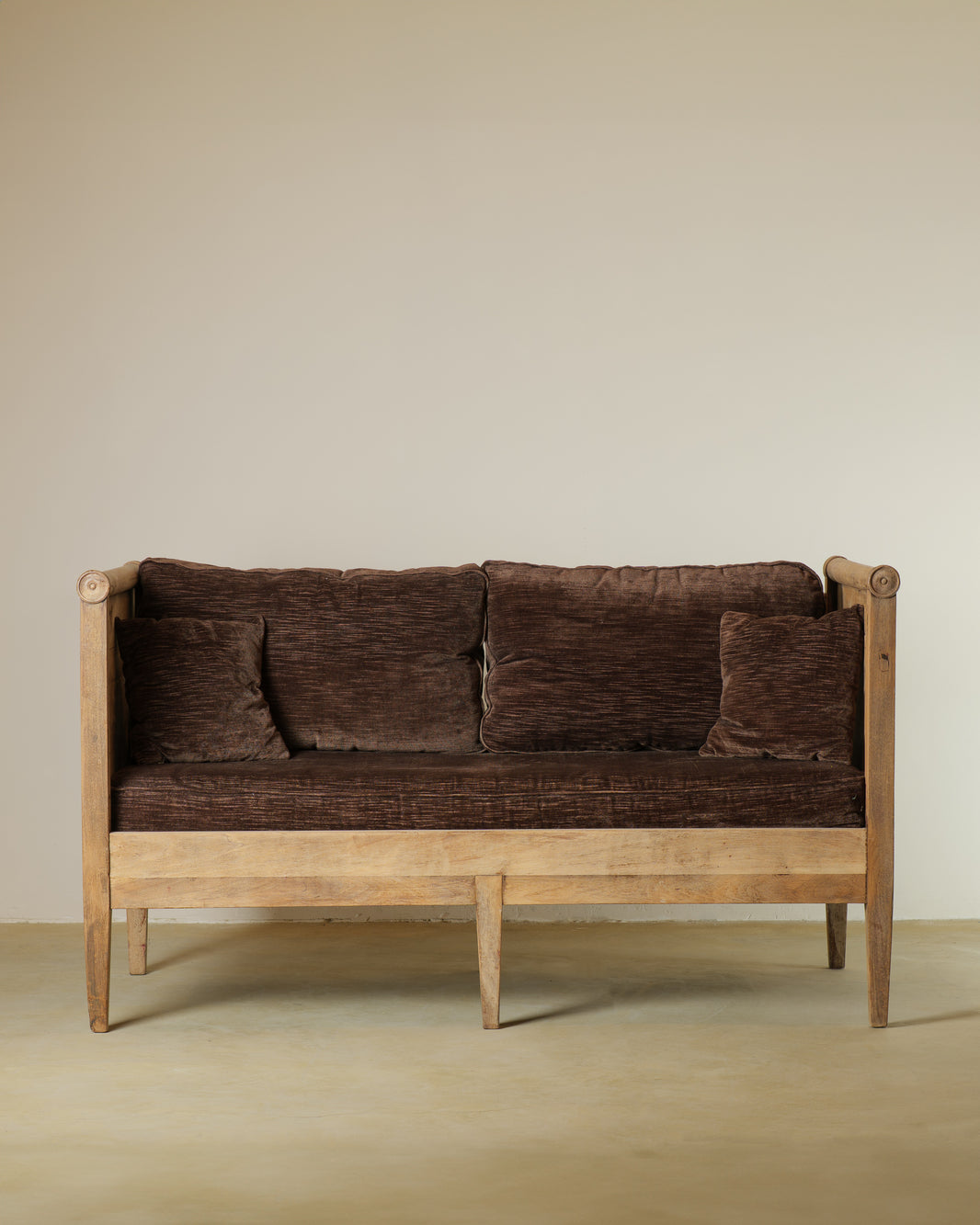 SOFA GUSTAVINO NOGAL S. XIX