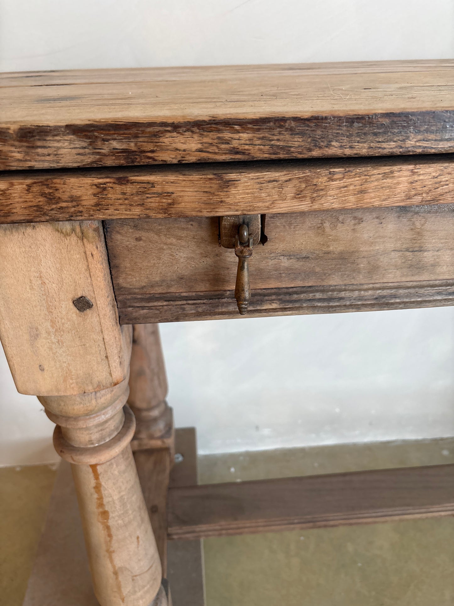 VERSATILE FRENCH OAK DINING TABLE WITH FLAPS S. XIX