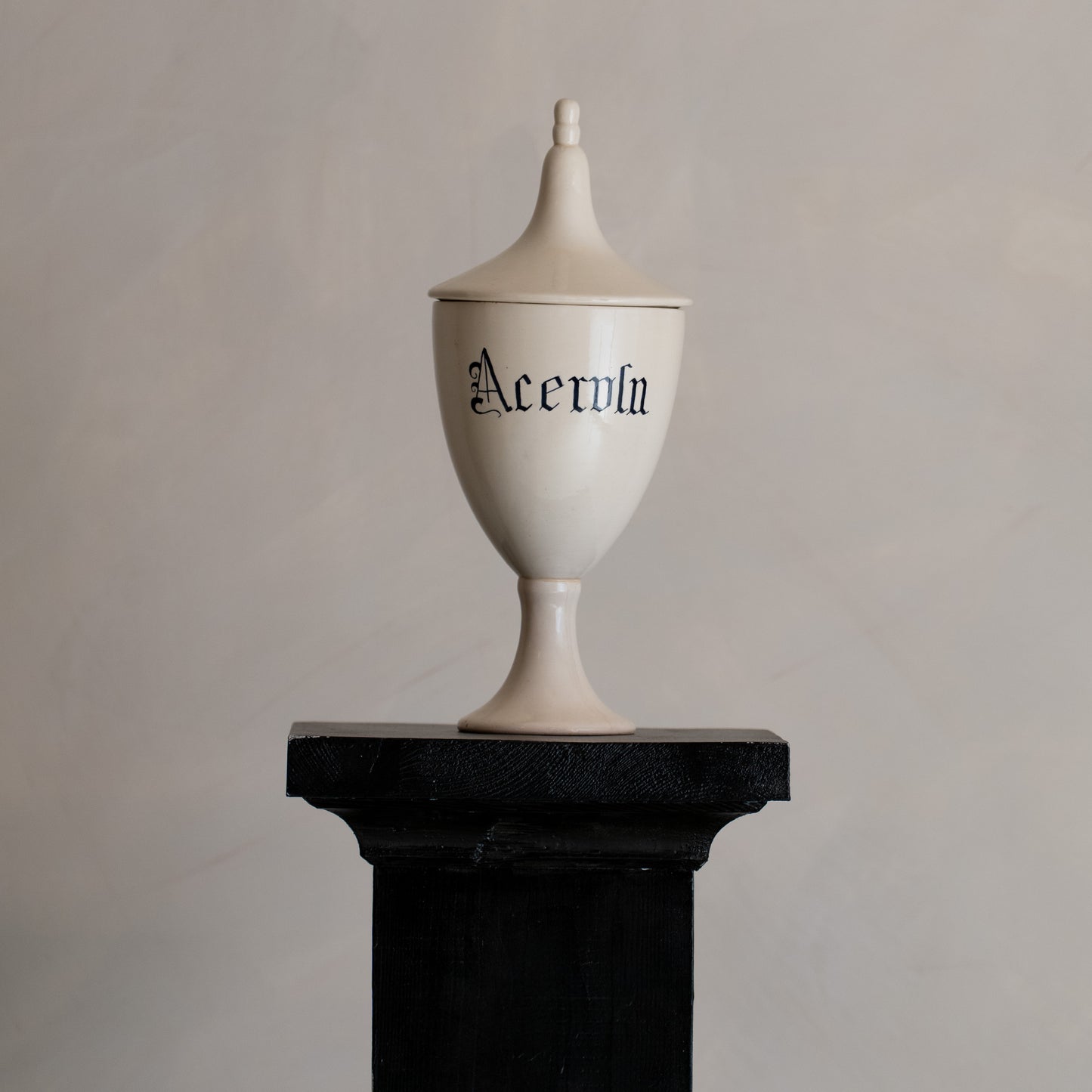 TARROS DE CERÁMICA DE FARMACIA, ITALIA S. XVIII–XIX