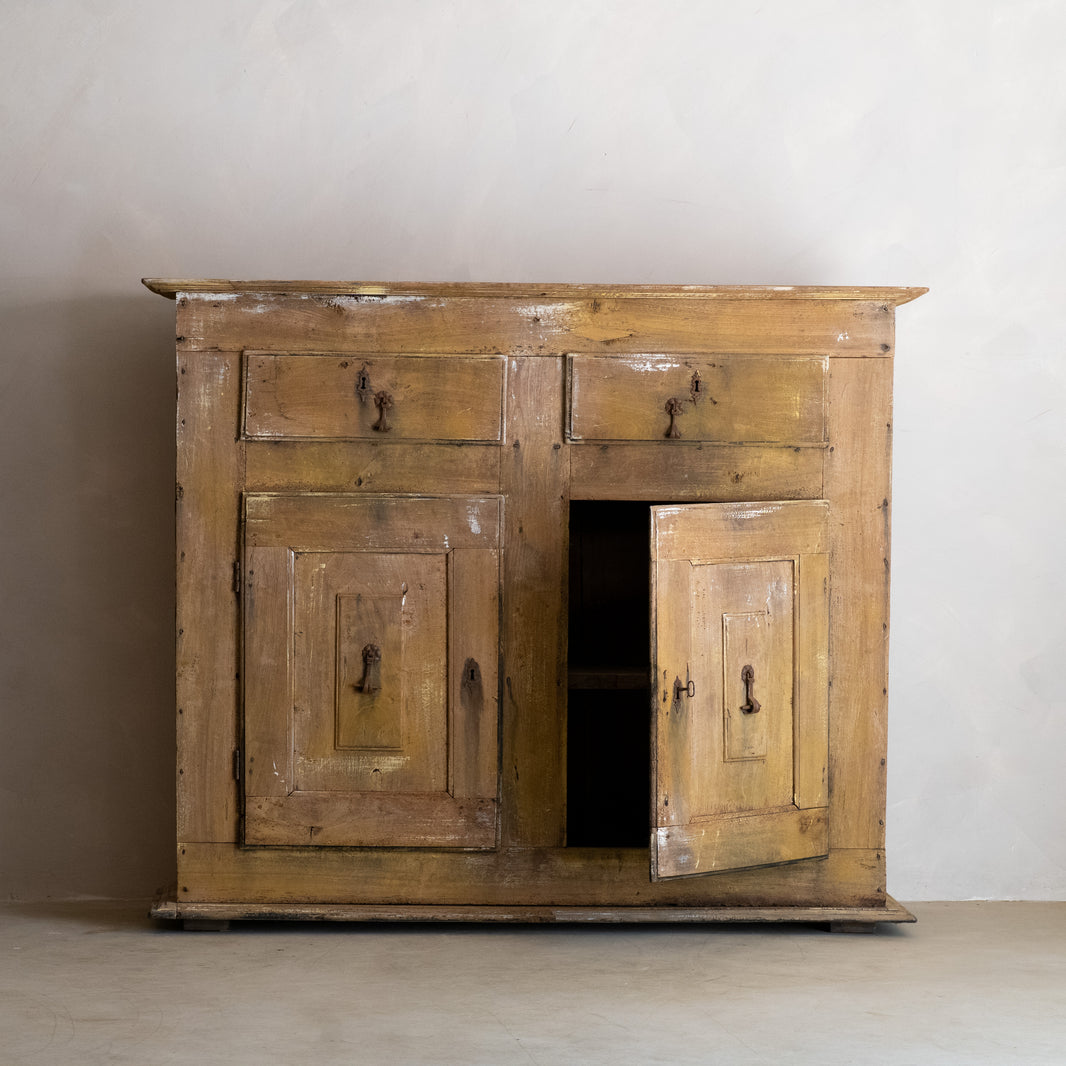 LARGE 18TH CENTURY TUSCAN SIDEBOARD