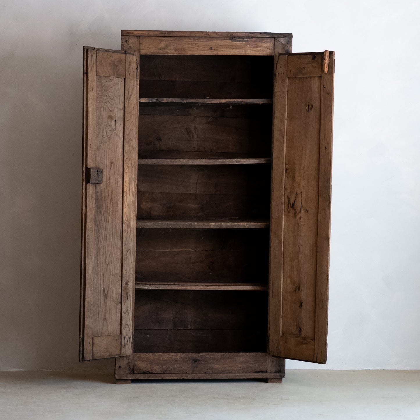 ARMARIO CAMPESINO DE ROBLE MACIZO S XIX