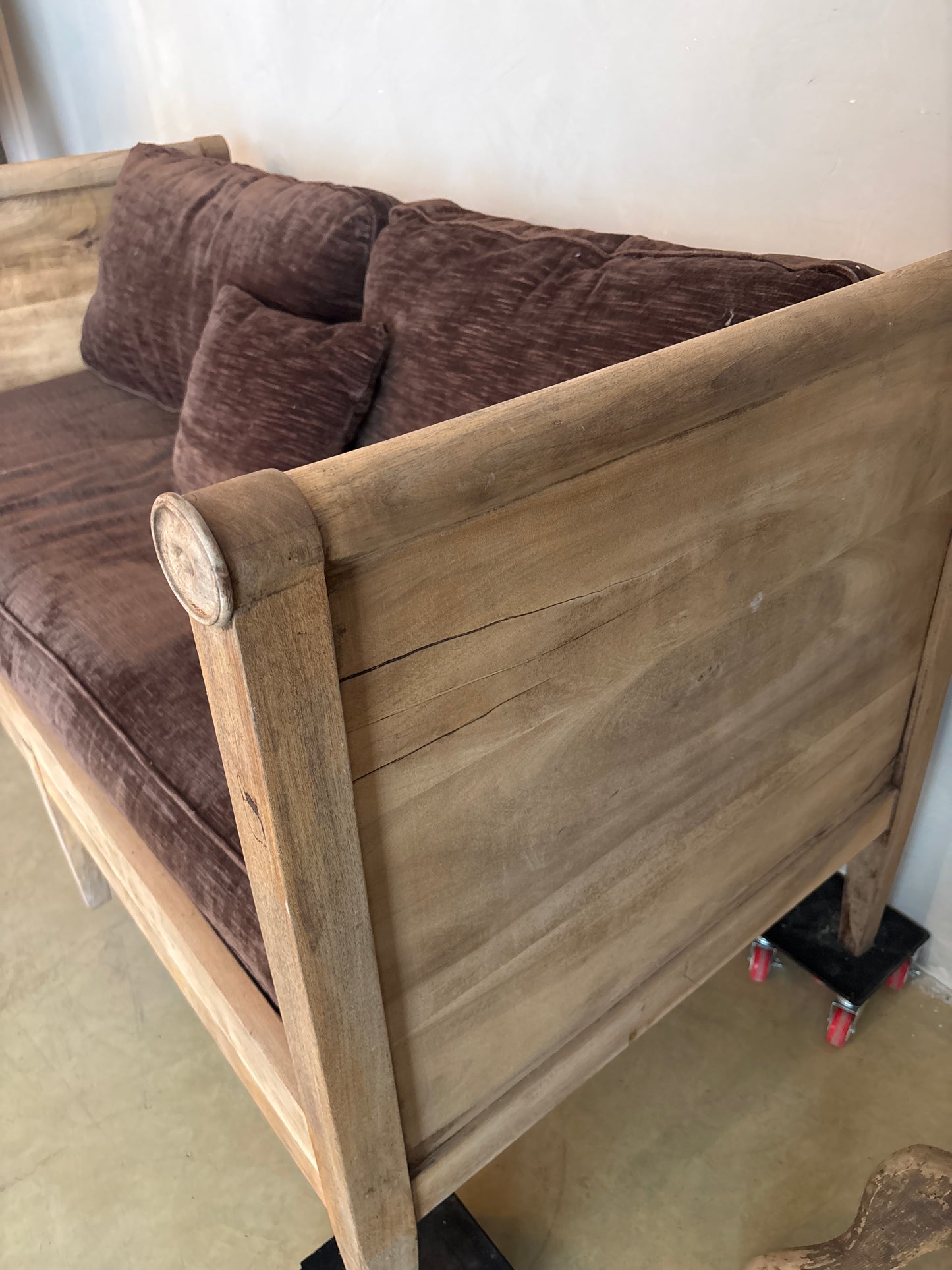 SOFA GUSTAVINO NOGAL S. XIX