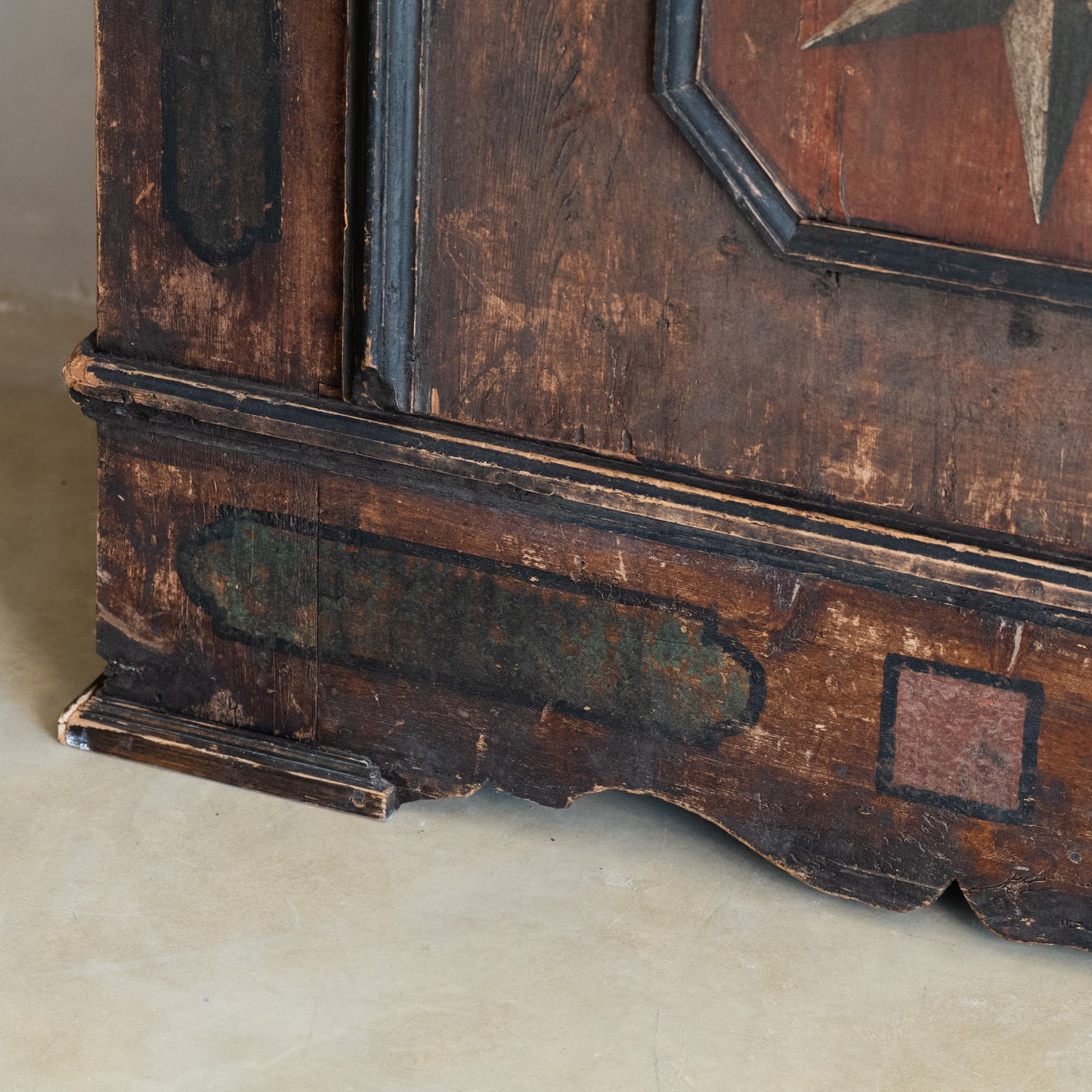 ARMARIO NORTE FRANCIA S. XVIII