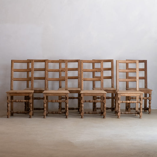 JUEGO DE OCHO SILLAS DE COMEDOR FRANCESAS DE ROBLE DEL SIGLO XIX