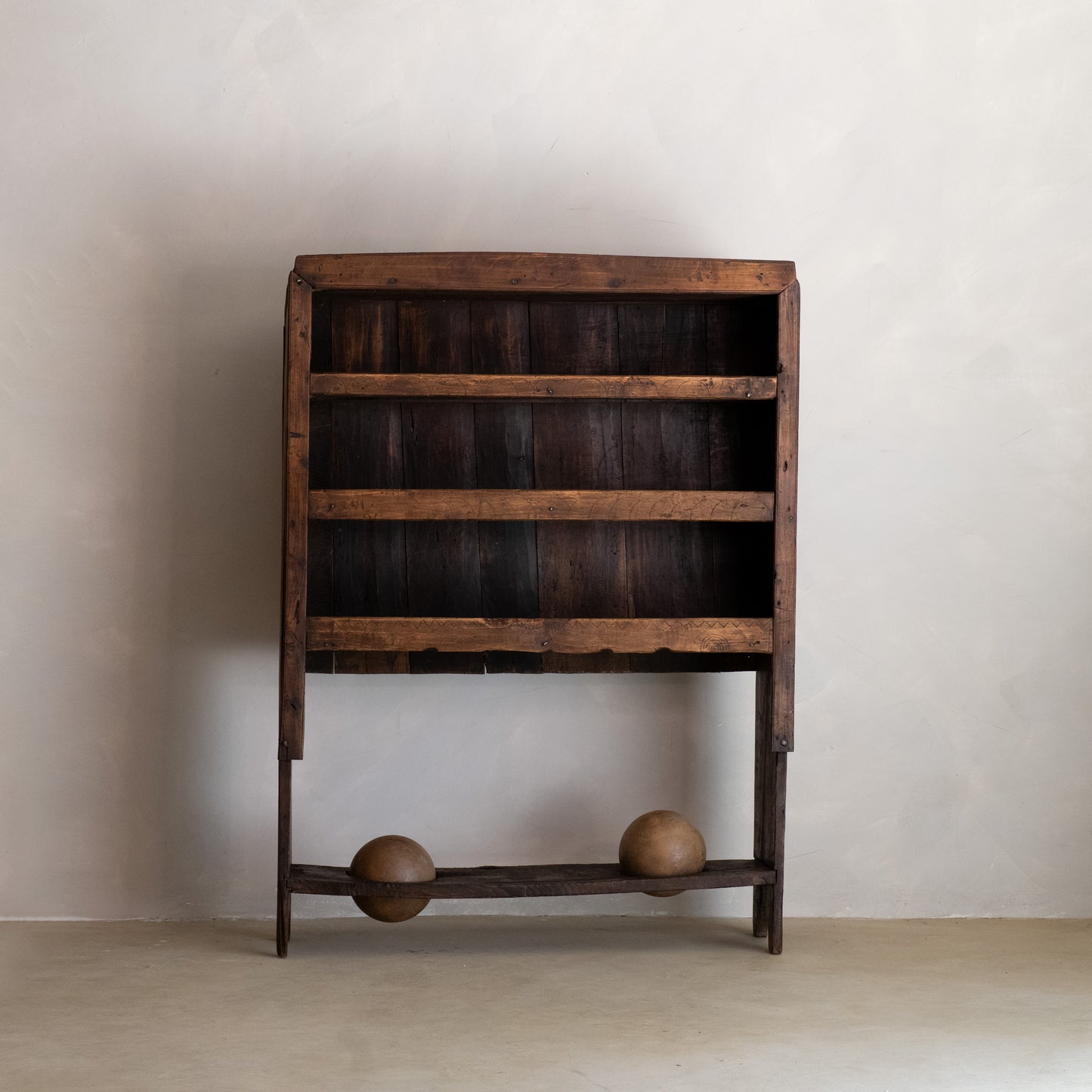 ESTANTERÍA DE MONTAÑA DE PINO MACIZO, ESPAÑA S XIX