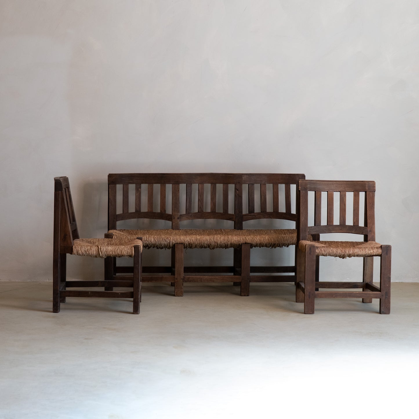 BANCO Y DOS SILLAS BRUTALISTAS WORPSWEDE 60s