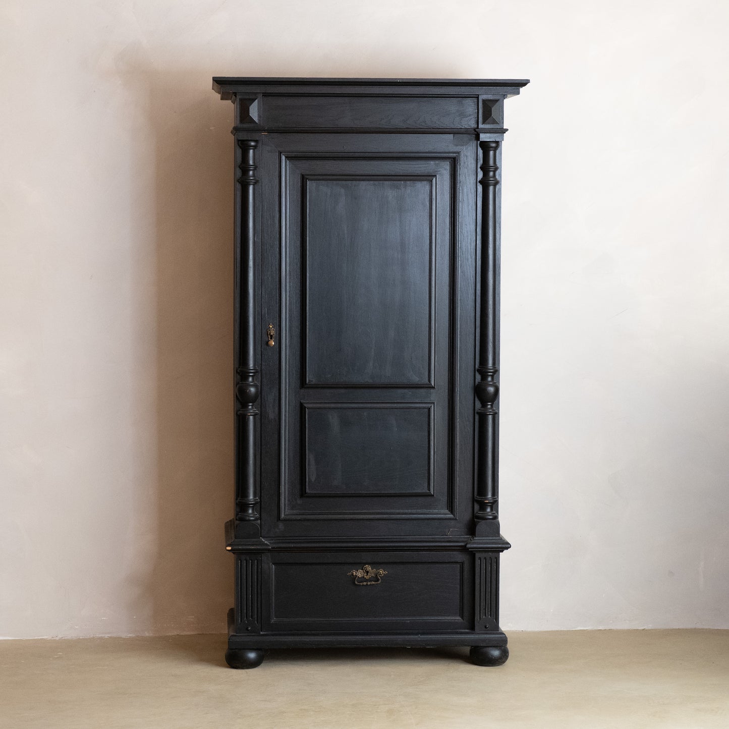 DESPENSA SUECA ORIGINAL DEL SIGLO XIX EN ESTILO GUSTAVIANO