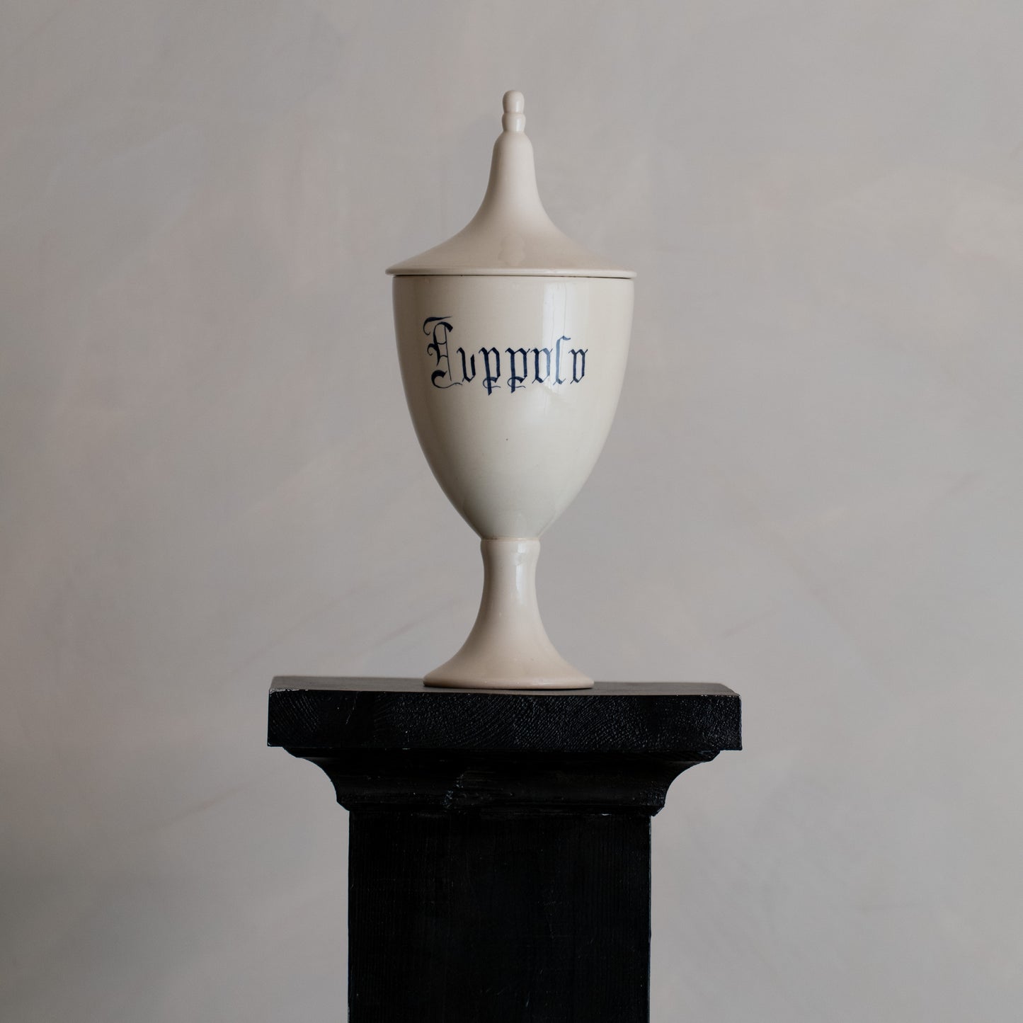 TARROS DE CERÁMICA DE FARMACIA, ITALIA S. XVIII–XIX