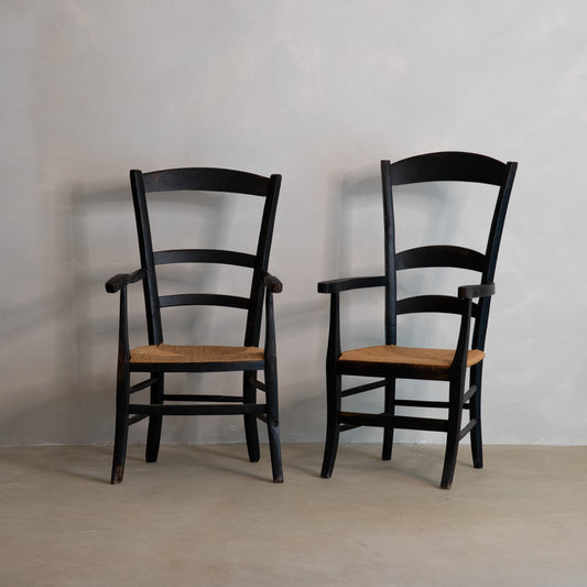 PAREJA DE SILLAS RÚSTICAS S. XIX