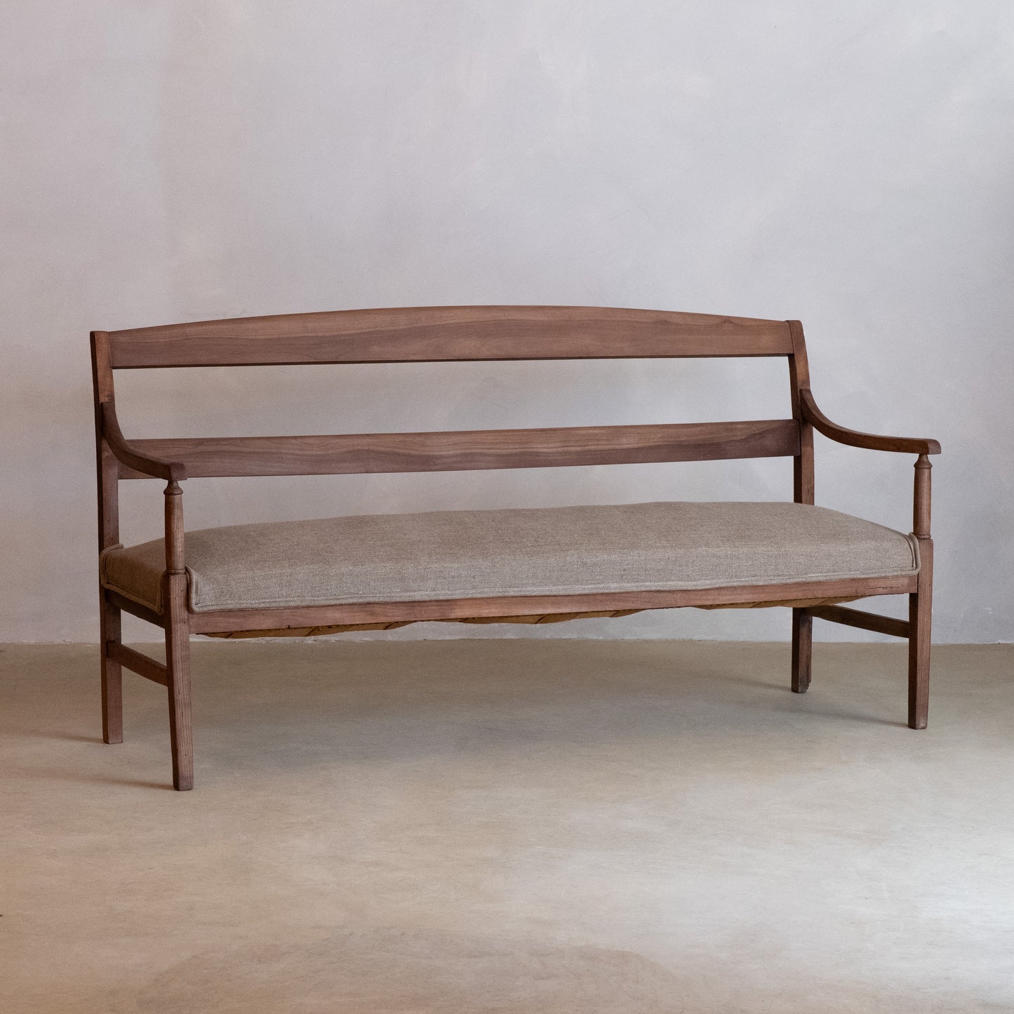 PROVENÇAL WALNUT CANAPÉ, 19TH CENTURY