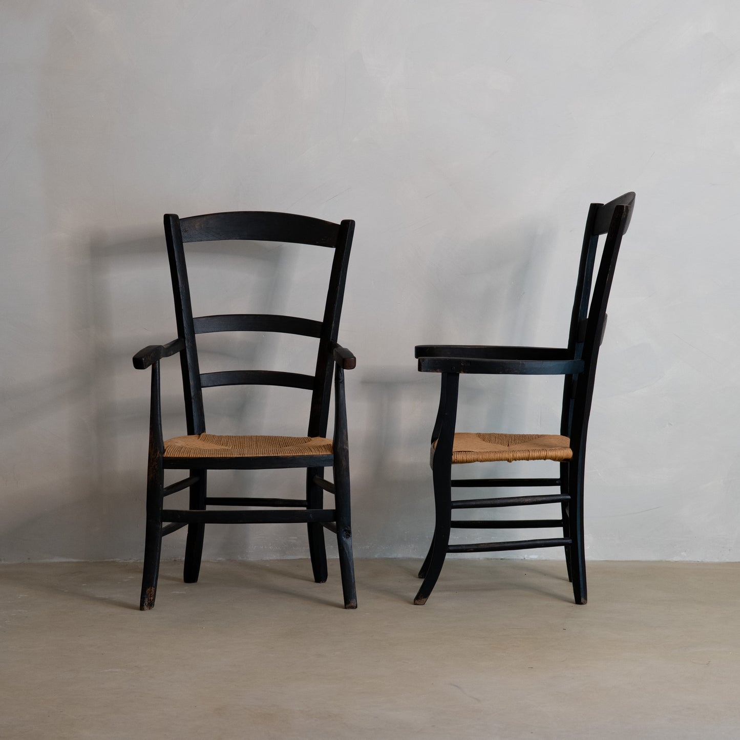 PAREJA DE SILLAS RÚSTICAS S. XIX
