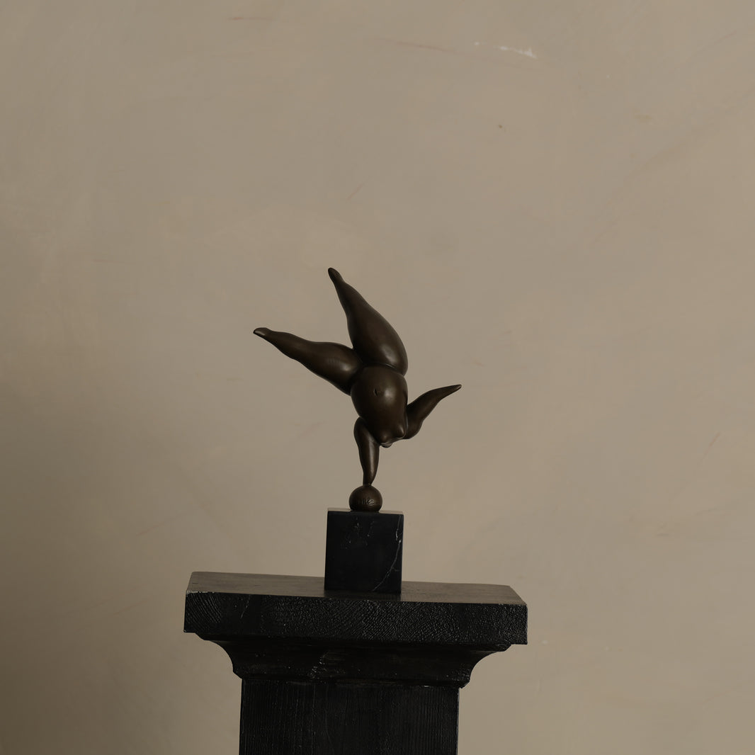 “GRAVITY” SCULPTURE — MILO