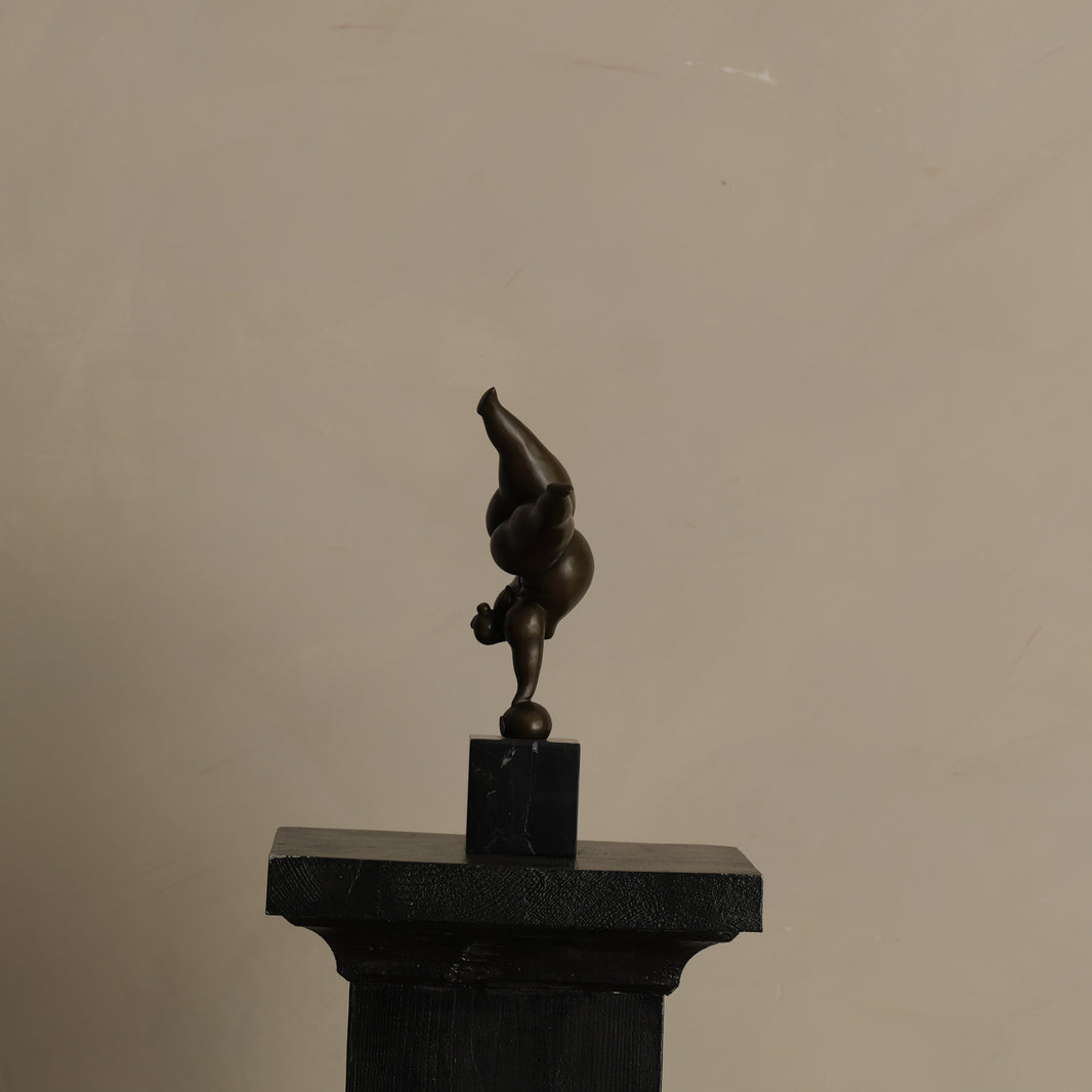 “GRAVITY” SCULPTURE — MILO