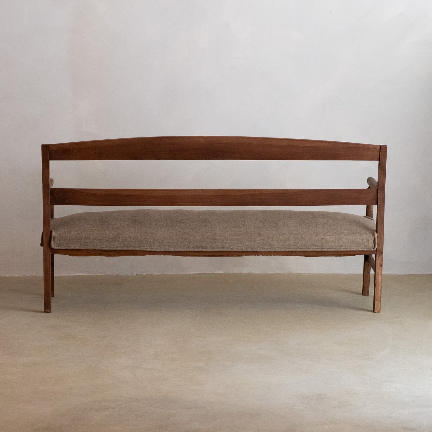 PROVENÇAL WALNUT CANAPÉ, 19TH CENTURY