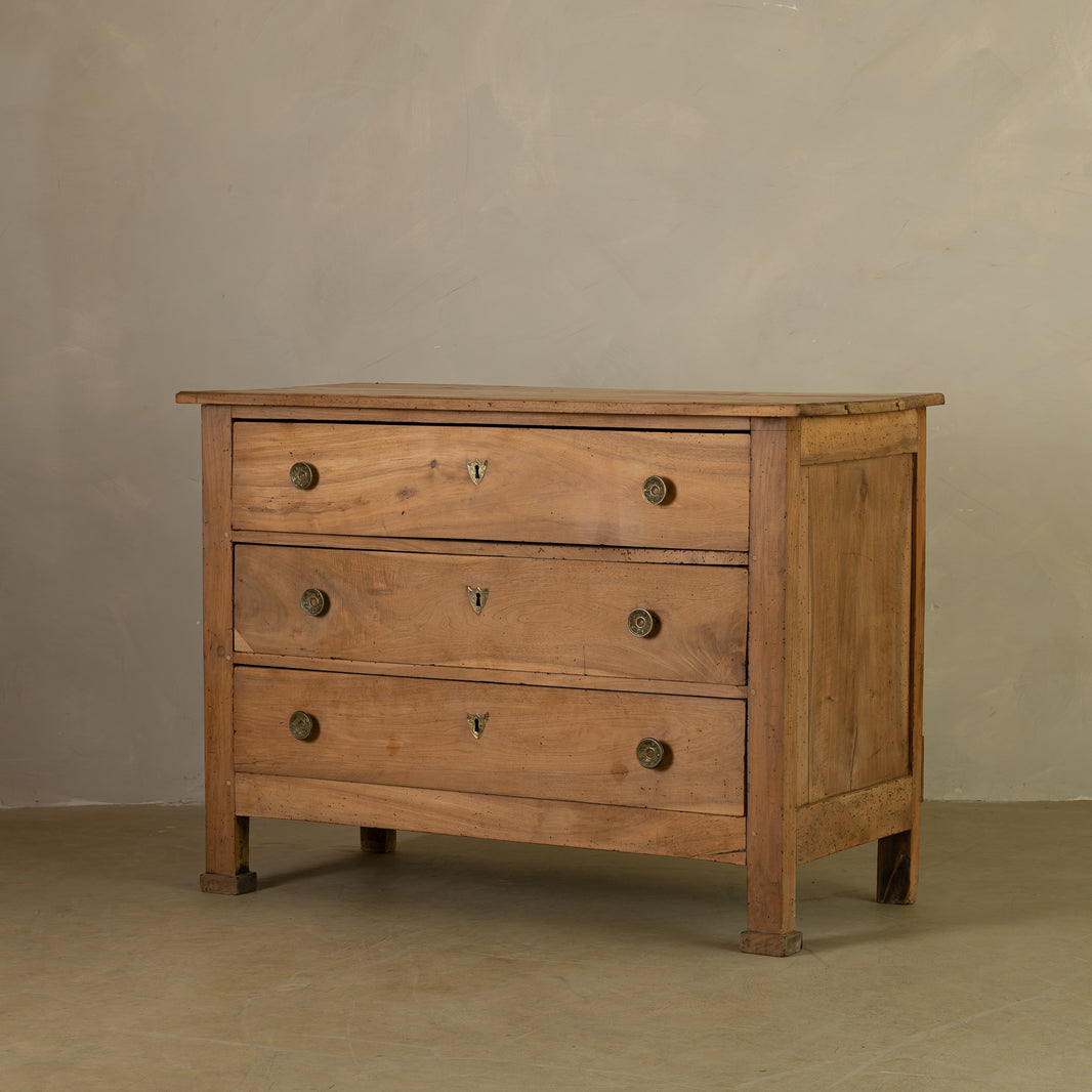 CÓMODA PROVINCIAL ITALIANA EN MADERA MACIZA, SIGLO XIX