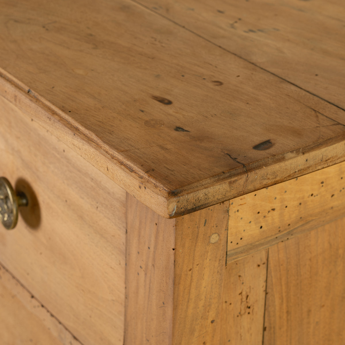 CÓMODA PROVINCIAL ITALIANA EN MADERA MACIZA, SIGLO XIX