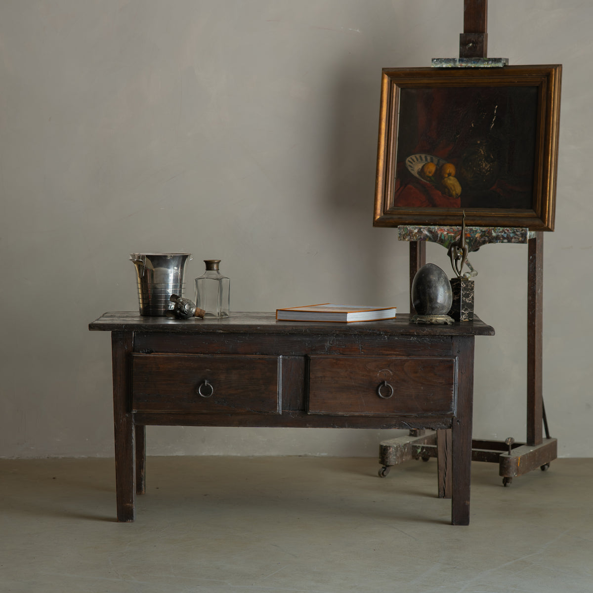 MESA DE CENTRO ANTIGUA DEL SIGLO XVIII, DE MADERA DE CASTAÑO DEL NORTE DE PORTUGAL
