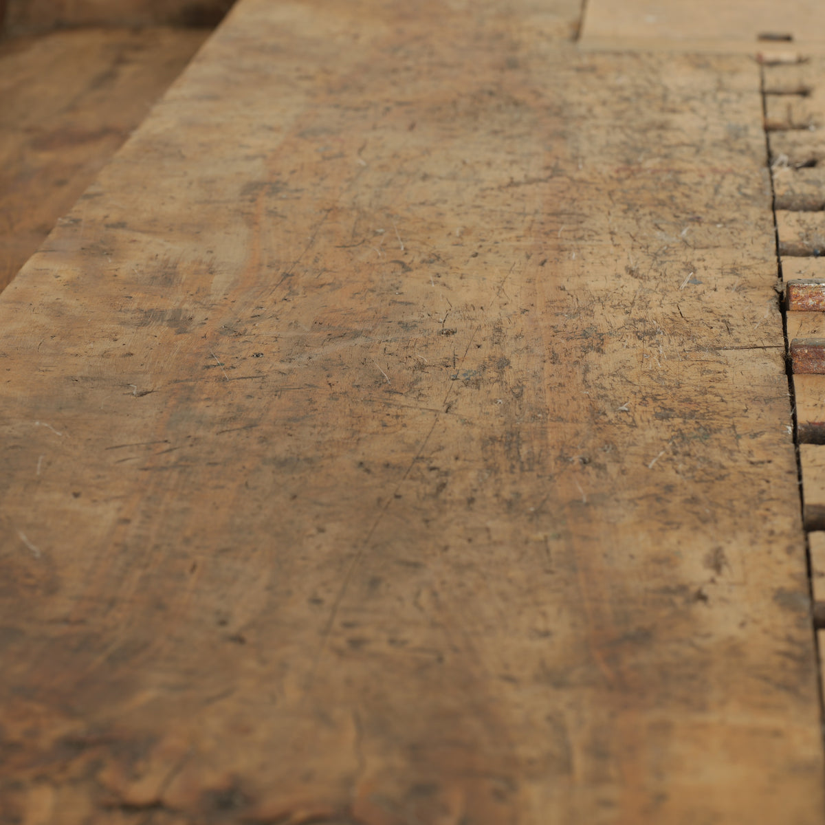 BANCO DE CARPINTERO ANTIGUO DE MADERA MACIZA, SWEDEN, CIRCA 1940